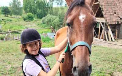 Obóz młodzieżowy, Piecki - obóz konny Mazurskie Chaty, 10 dni 10-14 lat